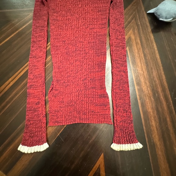 Beautiful Red Celine top with cream colored cuffs. - Picture 5 of 7